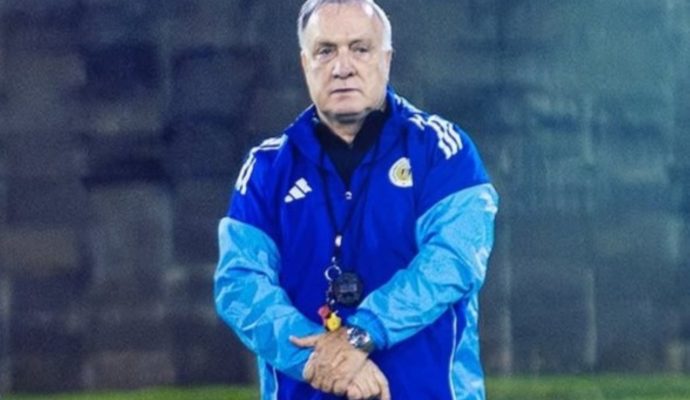 Após vaga histórica, treinador deixa Curaçao meses antes da Copa - destaque galeria