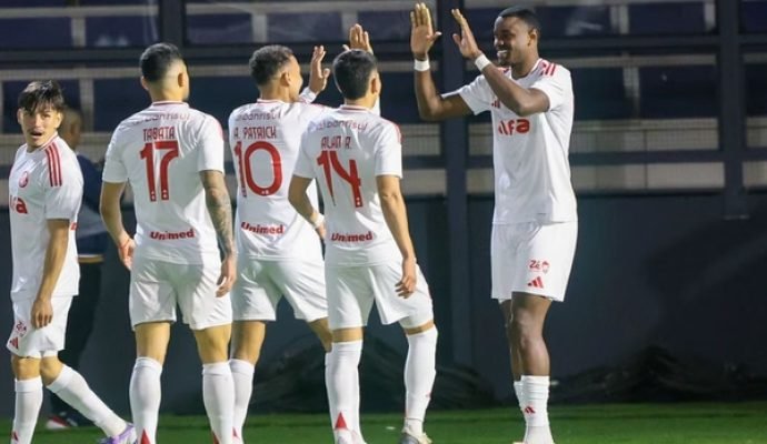 Brasileirão: Inter bate Bragantino e volta a vencer na temporada