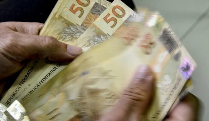 FGTS distribuirá quase R$ 13 bi do lucro de 2024;
