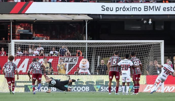 São Paulo domina Fluminense, vence por 3 a 1 e