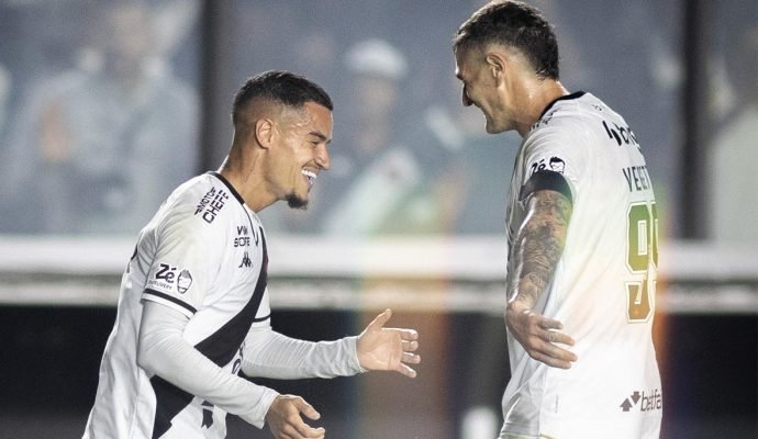 Vasco supera CSA em São Januário e avança às quartas
